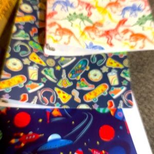 Pack of 6 flexible 3 ring binders. 2 of each style.